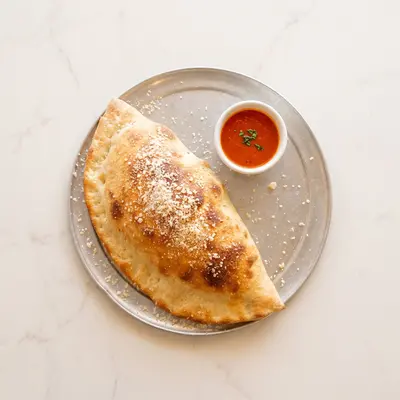 Pulcinella Calzone